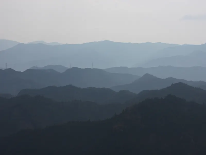 岩山から望む山並み