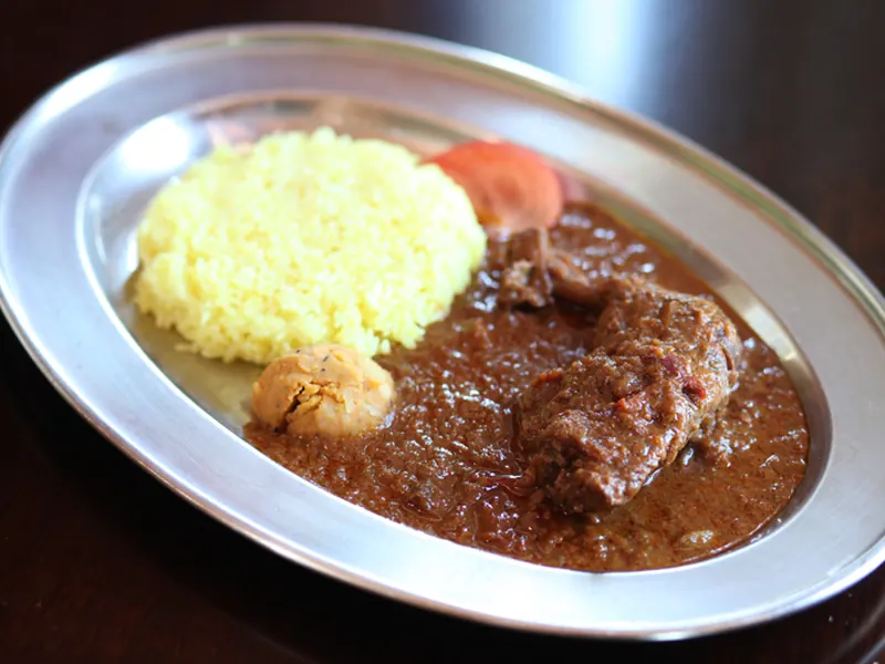 ライスを添えたインドカレー