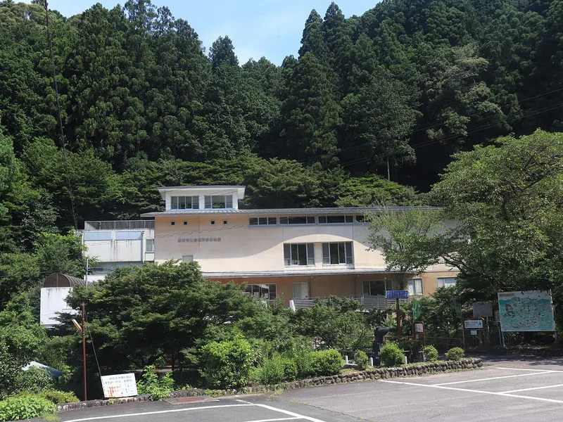 鳳来寺山自然科学博物館の建物